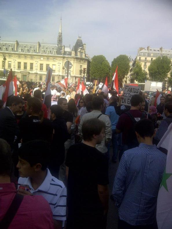 Grande manifestation à Paris, hier, contre la guerre en Syrie/Crédits photo/ Alain Benajam