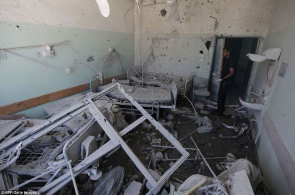 Destruction de l'hôpital Al-Aqsa à Deir al-Balah (Gaza)